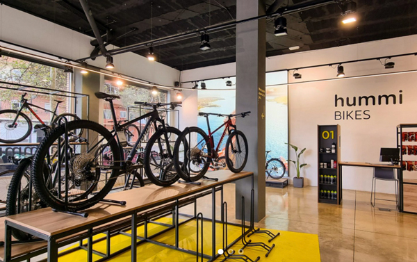 Hummi Bikes is reinforced by integrating a fourth store