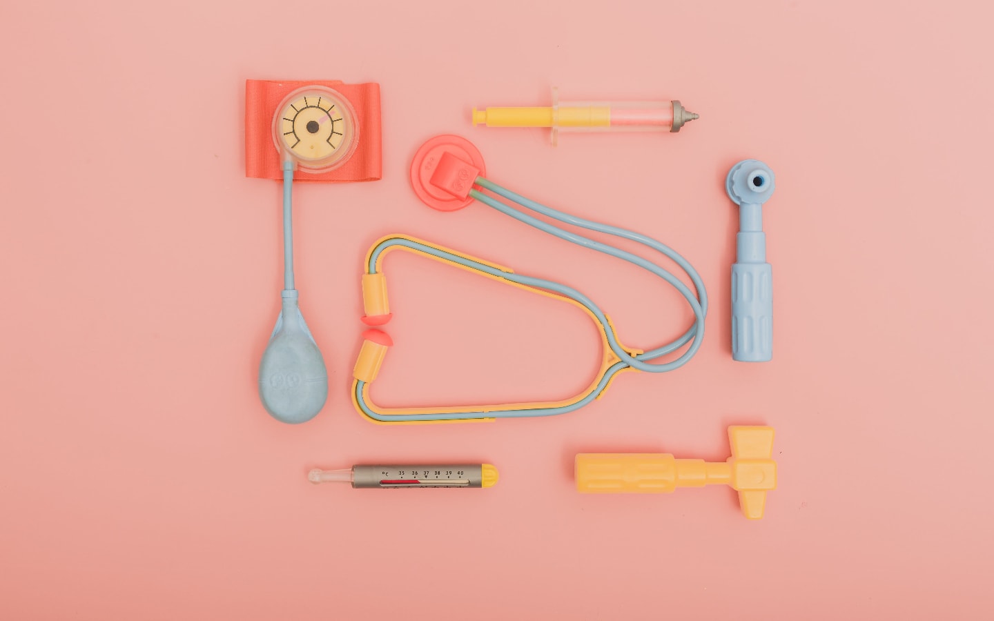 Knolling with toys