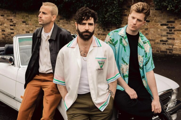 Foals return to the past to the rhythm of funk on ‘2001’, their new single