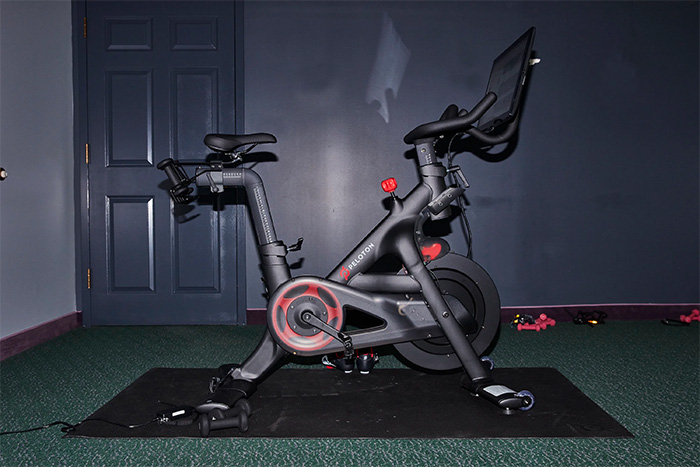 Peloton continues in free fall and closes the third quarter 24% below