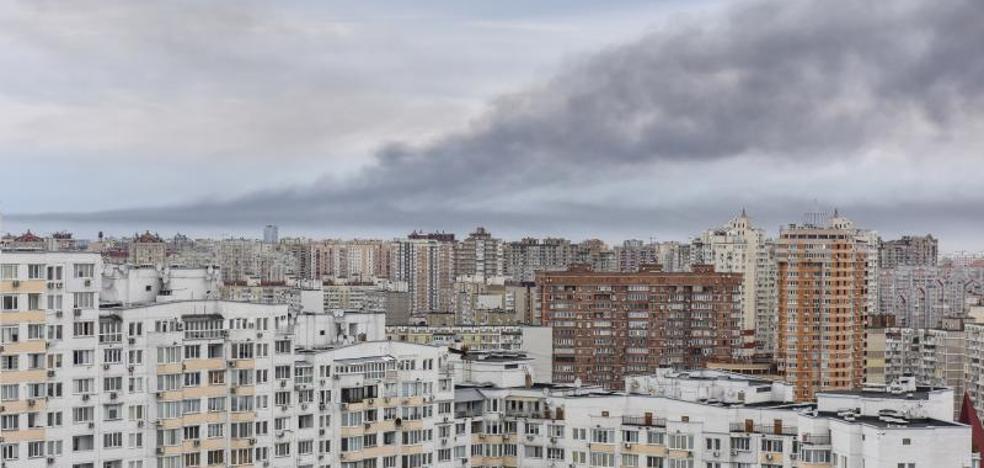 Putin bombs kyiv for the first time in weeks and warns of attacks on new targets