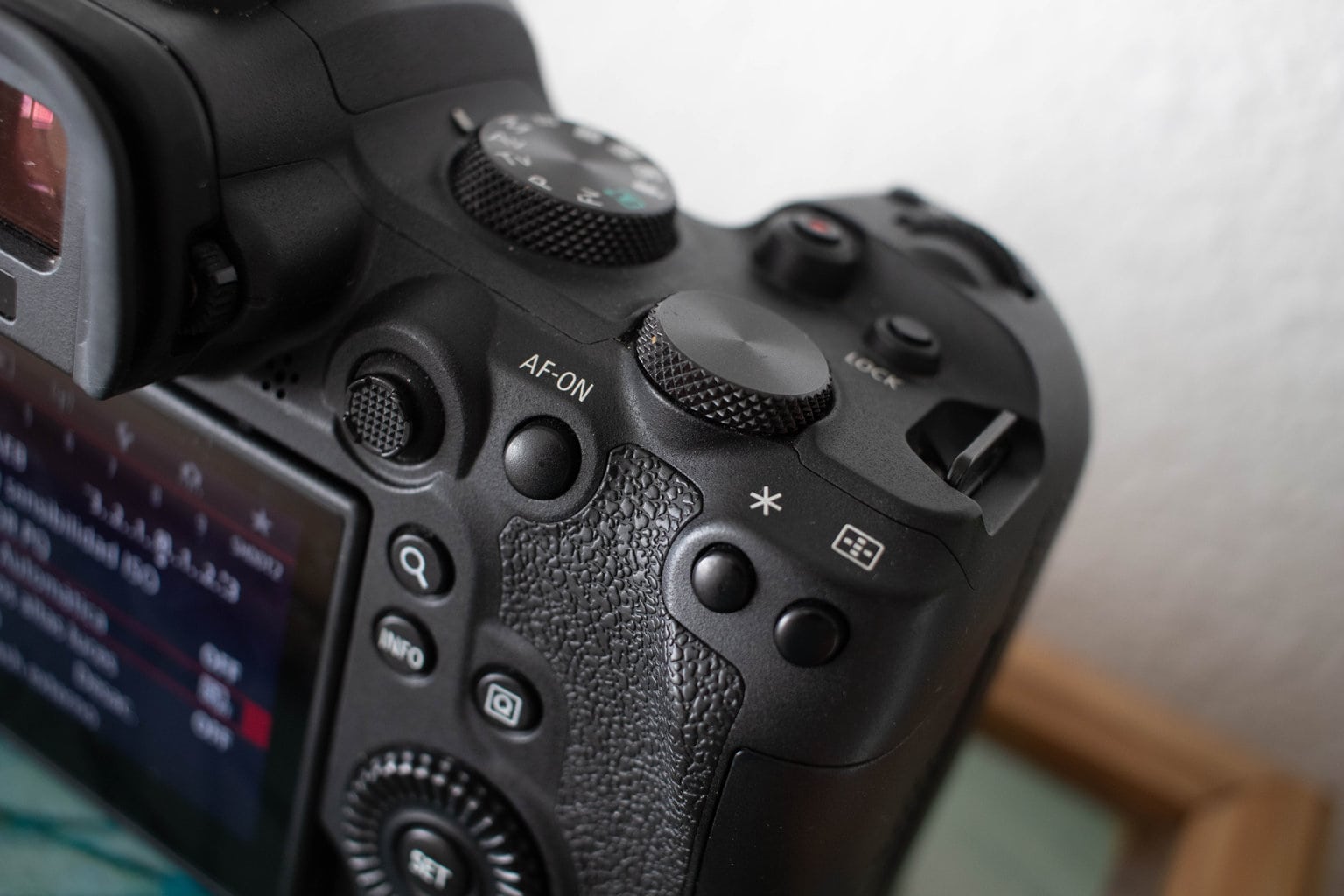 canon r6 buttons