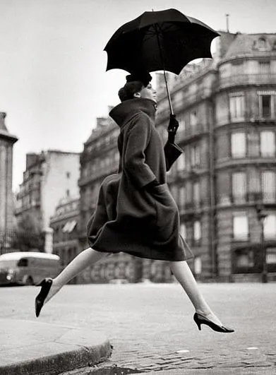woman umbrella richard avedon