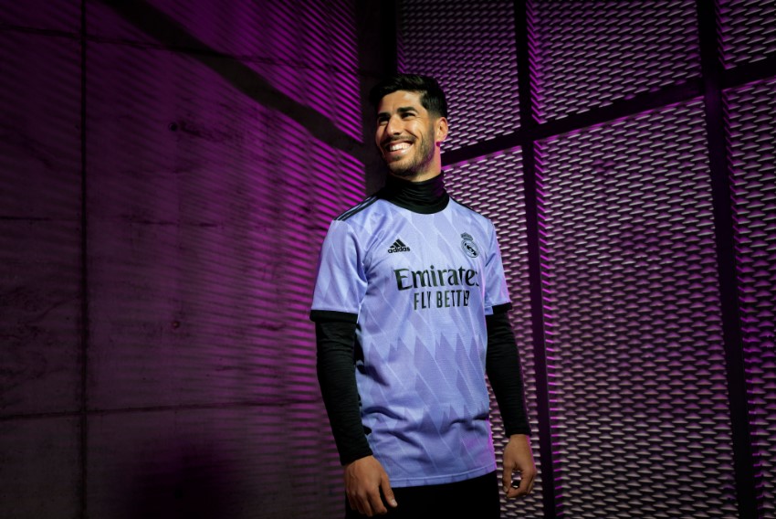 Adidas and Real Madrid present the away jersey for the 22/23 season