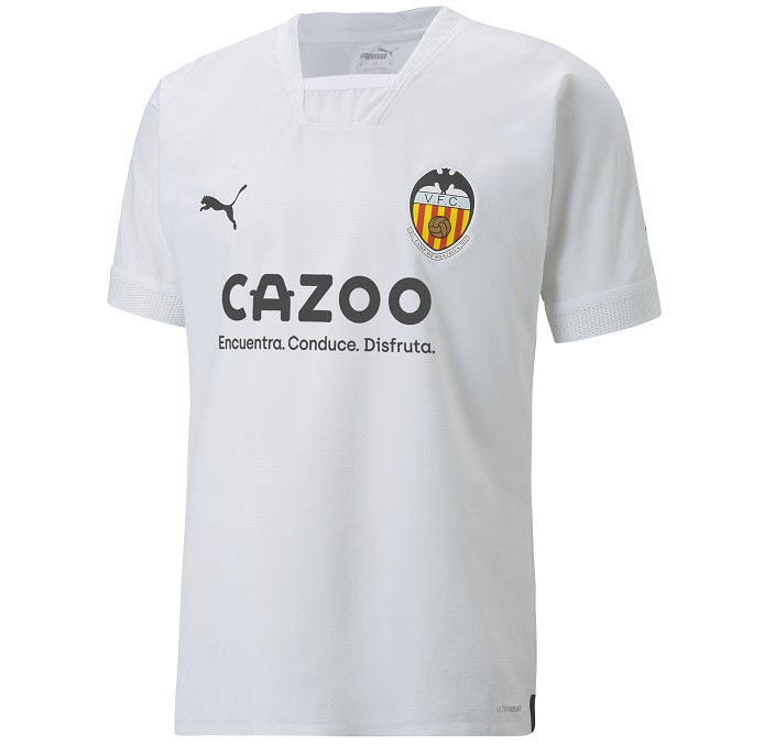 Puma and Valencia CF present the new kit for 2022-23