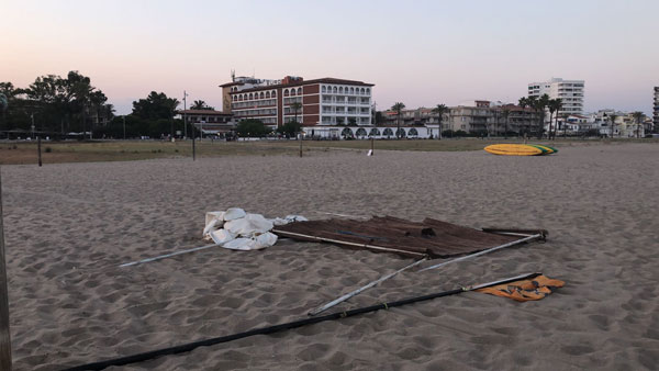 The gang of nautical vandals continues to attack boats on the beaches of El Vendrell