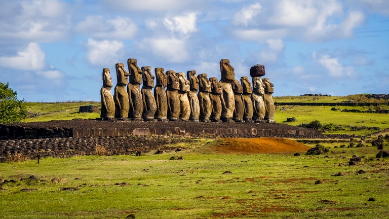 Fire on Easter Island, irreparable damage for many Moai